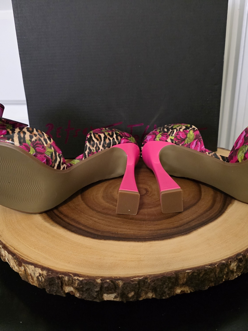 Betsey Johnson Pink Floral Leopard Bow Pointed Toe Heels - Picture 7 of 9
